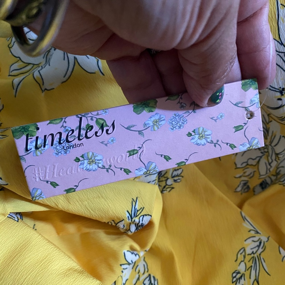 Timeless London Rosa Dress - Picture 2 of 7
